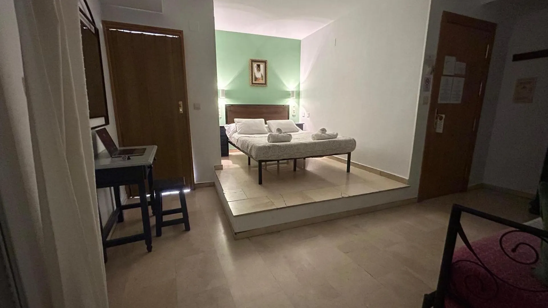 Hostal El Olivo Granada