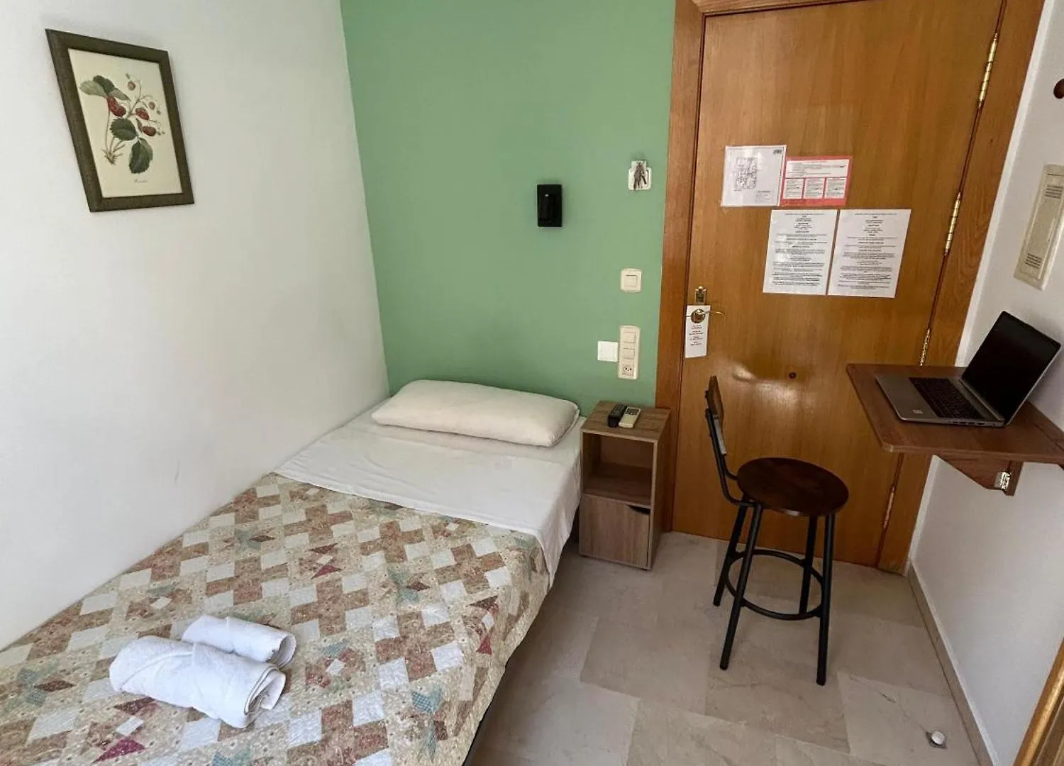 Hostal El Olivo Granada 3*,